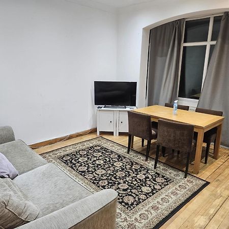 2 Bedroom Flat - Travel Direct To Heathrow/Central Londra Exterior foto