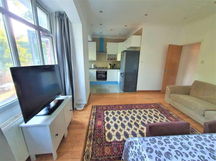 2 Bedroom Flat - Travel Direct To Heathrow/Central Londra Exterior foto